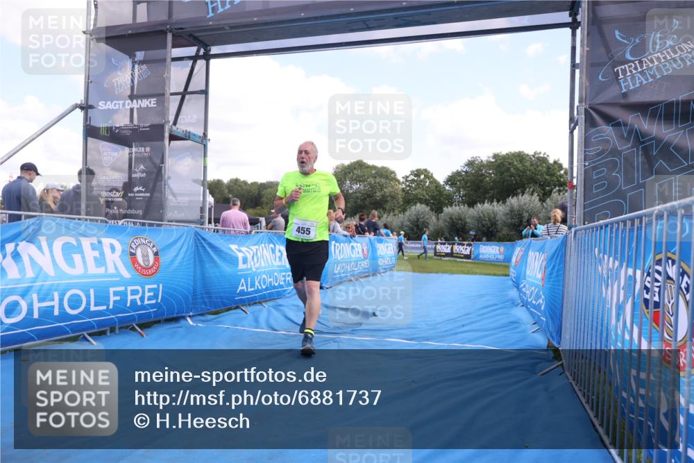 25.08.2024 - Elbe Triathlon Hamburg H.Heesch http://msf.ph/oto/6881737 25.08.2024 12:37:18 Ziel 455 meine-sportfotos.de