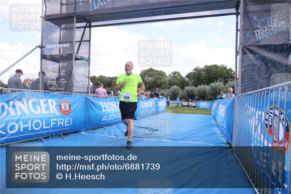 25.08.2024 - Elbe Triathlon Hamburg H.Heesch http://msf.ph/oto/6881739 25.08.2024 12:37:18 Ziel 455 meine-sportfotos.de