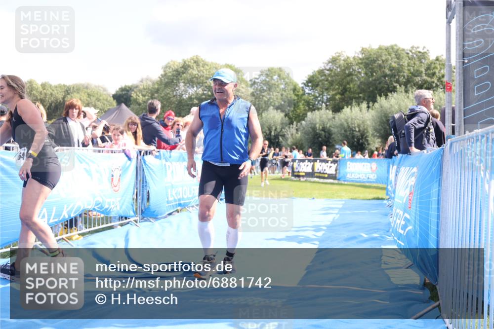 25.08.2024 - Elbe Triathlon Hamburg H.Heesch http://msf.ph/oto/6881742 25.08.2024 11:57:34 Ziel 1426, 1517, 1544, 1564 meine-sportfotos.de