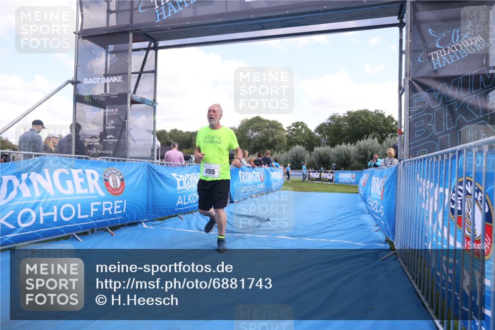 25.08.2024 - Elbe Triathlon Hamburg H.Heesch http://msf.ph/oto/6881743 25.08.2024 12:37:18 Ziel 455 meine-sportfotos.de