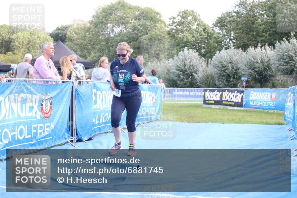 25.08.2024 - Elbe Triathlon Hamburg H.Heesch http://msf.ph/oto/6881745 25.08.2024 12:38:11 Ziel 1675 meine-sportfotos.de