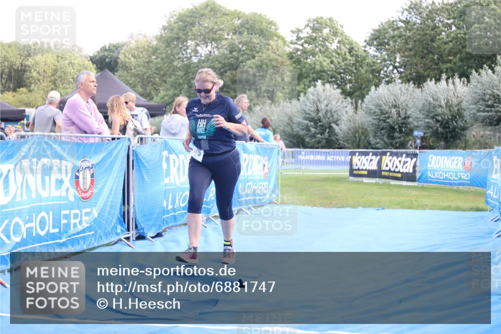 25.08.2024 - Elbe Triathlon Hamburg H.Heesch http://msf.ph/oto/6881747 25.08.2024 12:38:11 Ziel 1675 meine-sportfotos.de