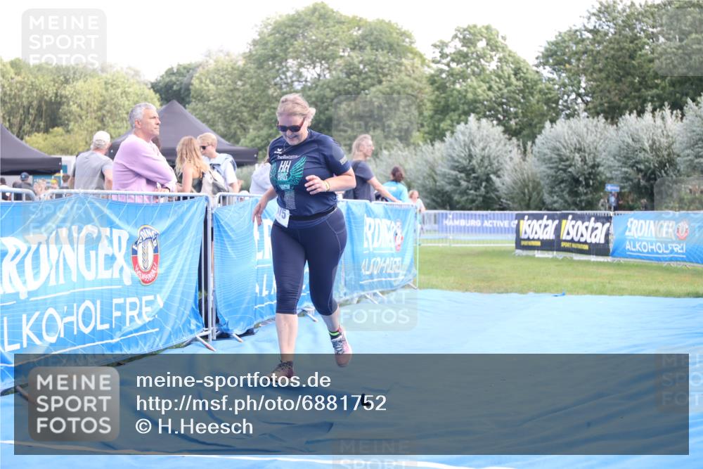 25.08.2024 - Elbe Triathlon Hamburg H.Heesch http://msf.ph/oto/6881752 25.08.2024 12:38:11 Ziel 1675 meine-sportfotos.de