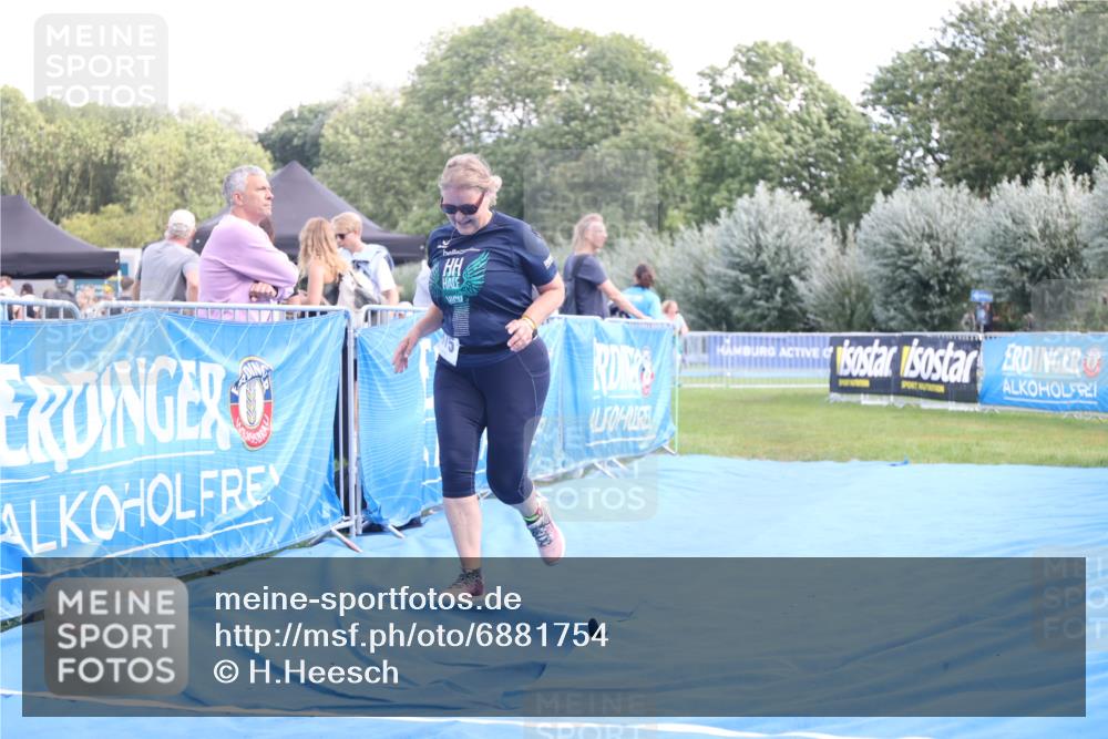 25.08.2024 - Elbe Triathlon Hamburg H.Heesch http://msf.ph/oto/6881754 25.08.2024 12:38:11 Ziel 1675 meine-sportfotos.de