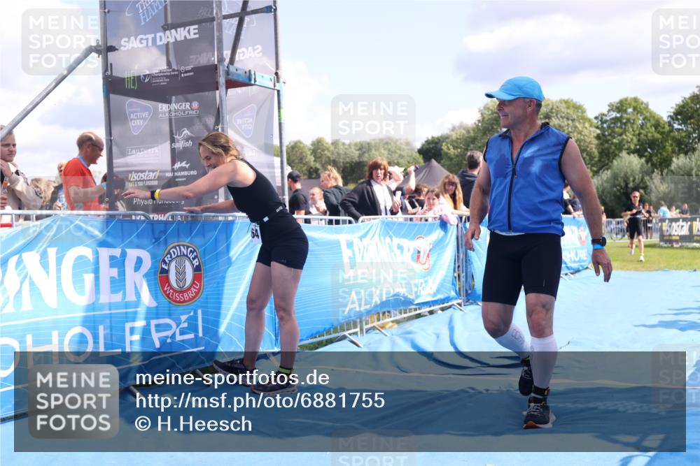 25.08.2024 - Elbe Triathlon Hamburg H.Heesch http://msf.ph/oto/6881755 25.08.2024 11:57:34 Ziel 1426, 1517, 1544, 1564 meine-sportfotos.de