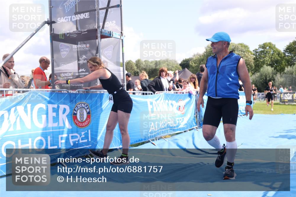 25.08.2024 - Elbe Triathlon Hamburg H.Heesch http://msf.ph/oto/6881757 25.08.2024 11:57:34 Ziel 1426, 1517, 1544, 1564 meine-sportfotos.de