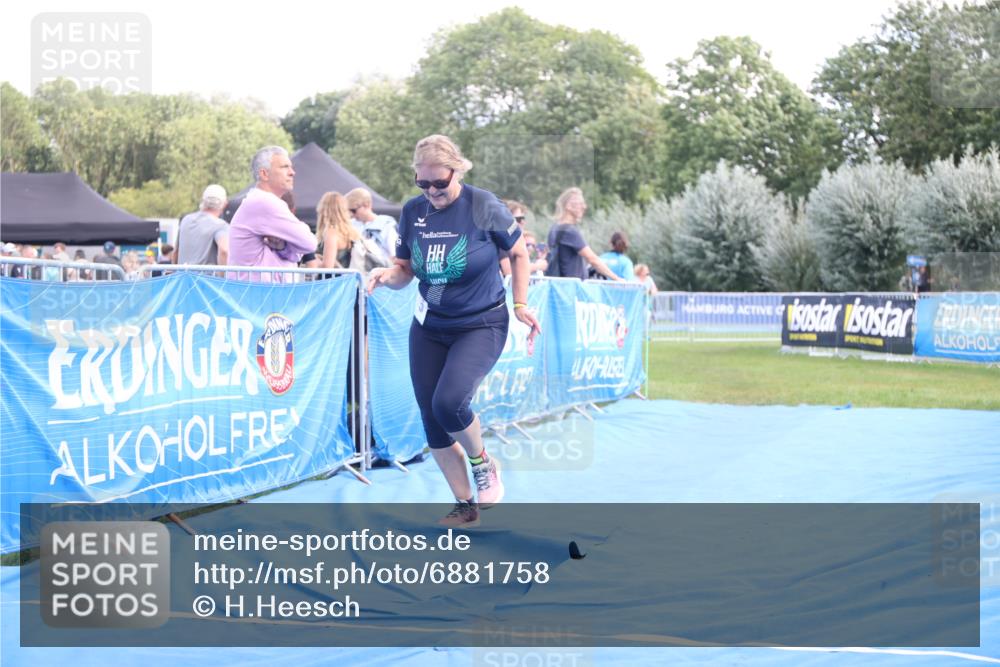 25.08.2024 - Elbe Triathlon Hamburg H.Heesch http://msf.ph/oto/6881758 25.08.2024 12:38:11 Ziel 1675 meine-sportfotos.de
