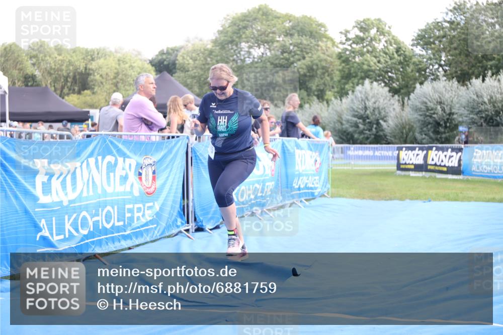 25.08.2024 - Elbe Triathlon Hamburg H.Heesch http://msf.ph/oto/6881759 25.08.2024 12:38:11 Ziel 1675 meine-sportfotos.de