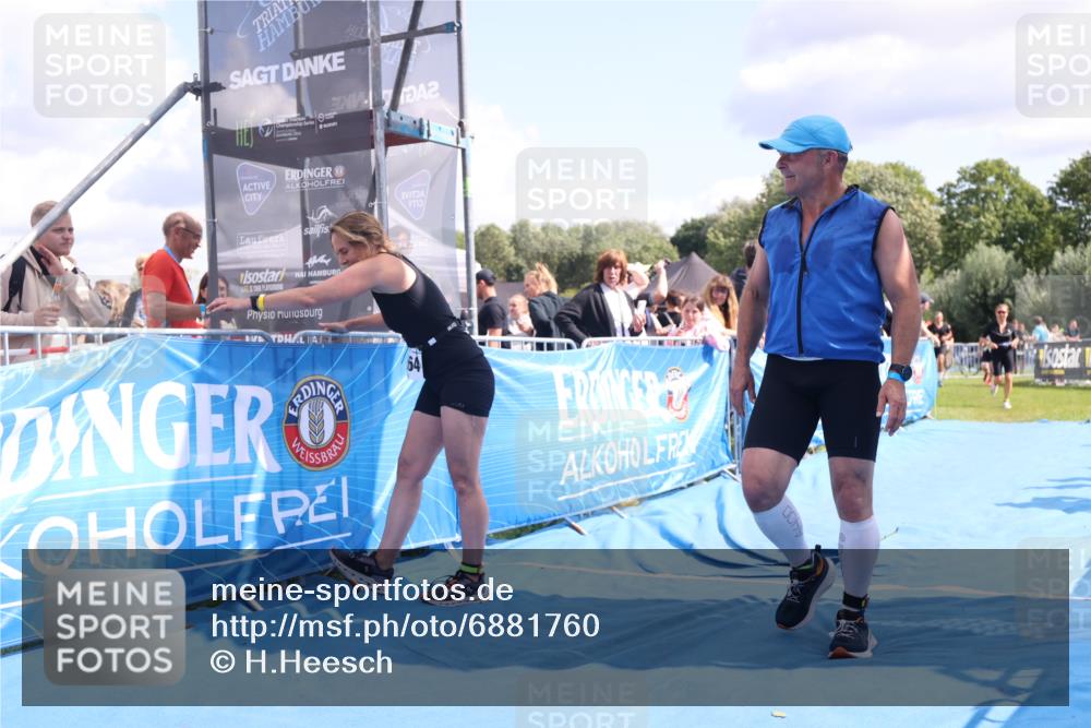 25.08.2024 - Elbe Triathlon Hamburg H.Heesch http://msf.ph/oto/6881760 25.08.2024 11:57:34 Ziel 1426, 1517, 1544, 1564 meine-sportfotos.de