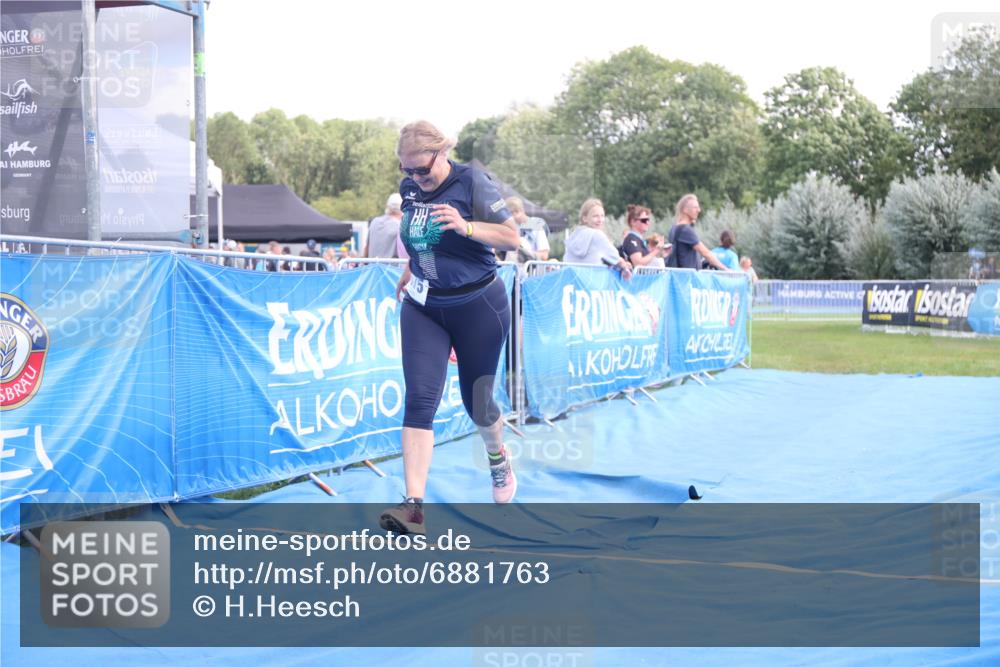 25.08.2024 - Elbe Triathlon Hamburg H.Heesch http://msf.ph/oto/6881763 25.08.2024 12:38:12 Ziel 1675 meine-sportfotos.de