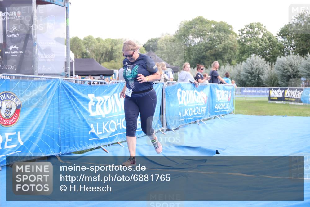 25.08.2024 - Elbe Triathlon Hamburg H.Heesch http://msf.ph/oto/6881765 25.08.2024 12:38:12 Ziel 1675 meine-sportfotos.de
