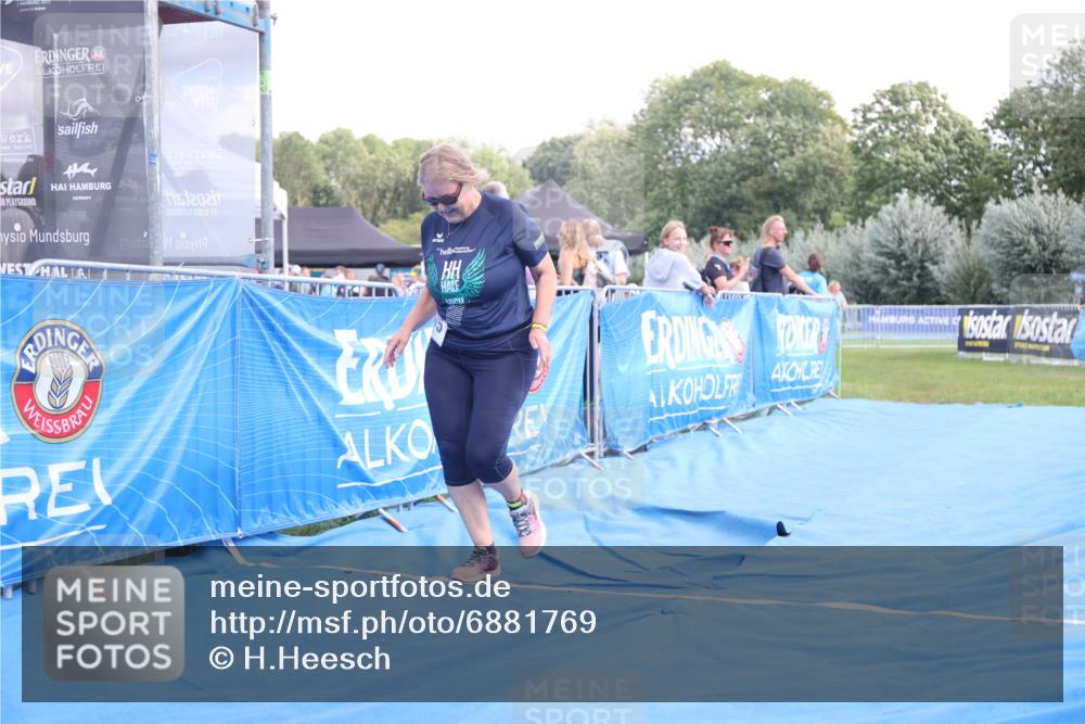 25.08.2024 - Elbe Triathlon Hamburg H.Heesch http://msf.ph/oto/6881769 25.08.2024 12:38:12 Ziel 1675 meine-sportfotos.de
