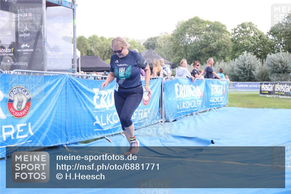 25.08.2024 - Elbe Triathlon Hamburg H.Heesch http://msf.ph/oto/6881771 25.08.2024 12:38:12 Ziel 1675 meine-sportfotos.de