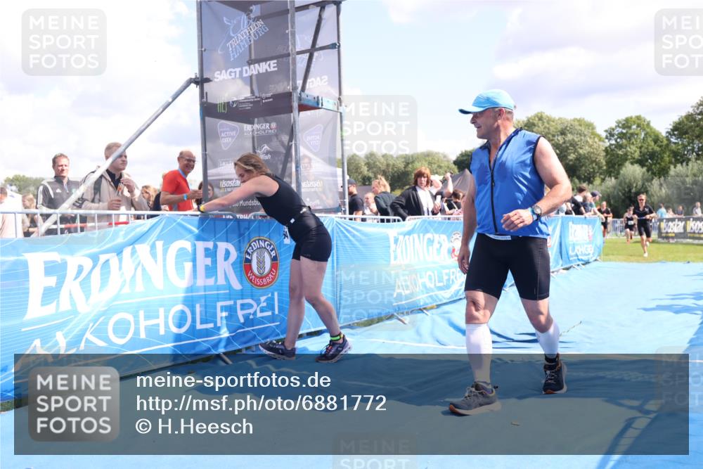25.08.2024 - Elbe Triathlon Hamburg H.Heesch http://msf.ph/oto/6881772 25.08.2024 11:57:35 Ziel 676, 1426, 1517, 1544, 1564 meine-sportfotos.de
