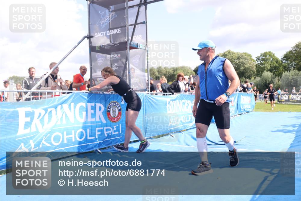 25.08.2024 - Elbe Triathlon Hamburg H.Heesch http://msf.ph/oto/6881774 25.08.2024 11:57:35 Ziel 676, 1426, 1517, 1544, 1564 meine-sportfotos.de