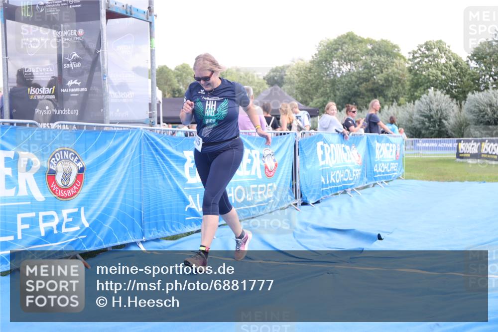25.08.2024 - Elbe Triathlon Hamburg H.Heesch http://msf.ph/oto/6881777 25.08.2024 12:38:12 Ziel 1675 meine-sportfotos.de