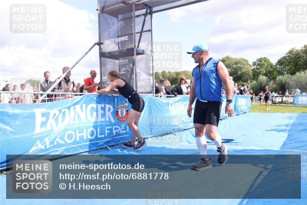 25.08.2024 - Elbe Triathlon Hamburg H.Heesch http://msf.ph/oto/6881778 25.08.2024 11:57:35 Ziel 676, 1426, 1517, 1544, 1564 meine-sportfotos.de