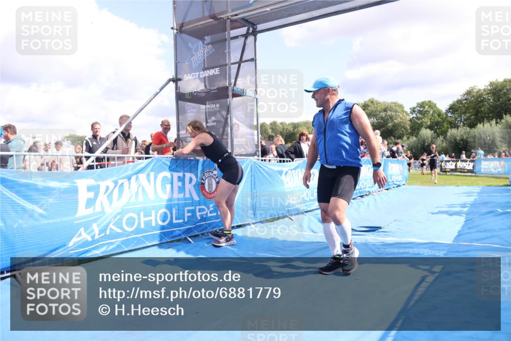 25.08.2024 - Elbe Triathlon Hamburg H.Heesch http://msf.ph/oto/6881779 25.08.2024 11:57:35 Ziel 676, 1426, 1517, 1544, 1564 meine-sportfotos.de