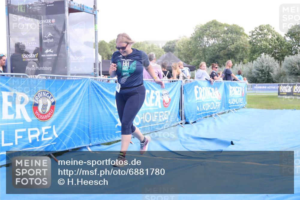 25.08.2024 - Elbe Triathlon Hamburg H.Heesch http://msf.ph/oto/6881780 25.08.2024 12:38:12 Ziel 1675 meine-sportfotos.de