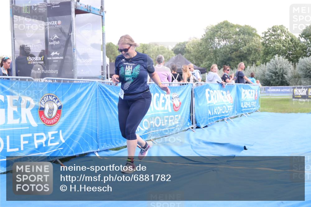 25.08.2024 - Elbe Triathlon Hamburg H.Heesch http://msf.ph/oto/6881782 25.08.2024 12:38:12 Ziel 1675 meine-sportfotos.de