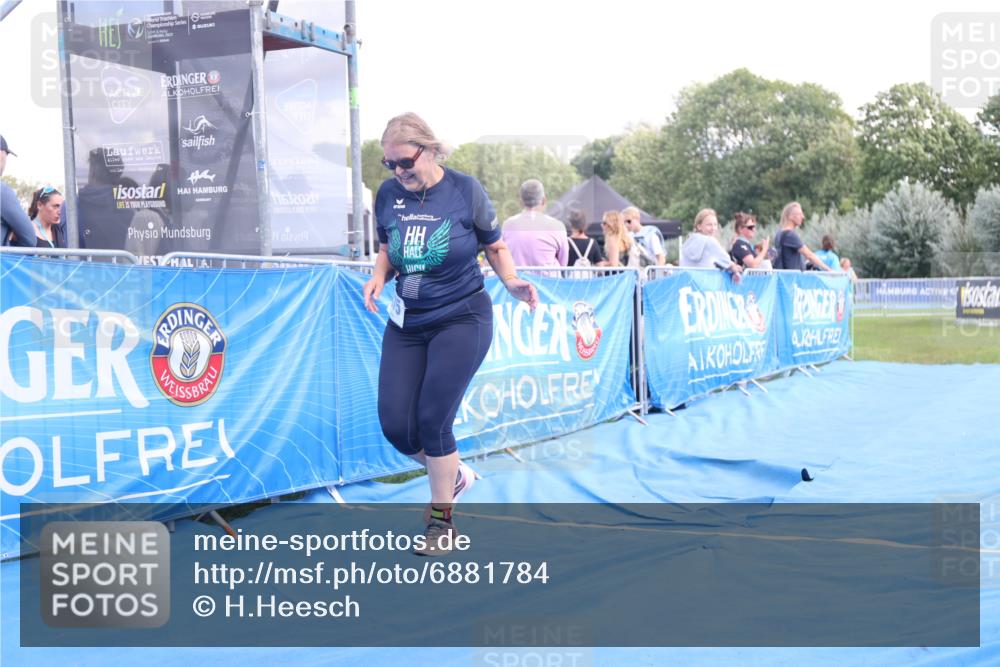 25.08.2024 - Elbe Triathlon Hamburg H.Heesch http://msf.ph/oto/6881784 25.08.2024 12:38:12 Ziel 1675 meine-sportfotos.de