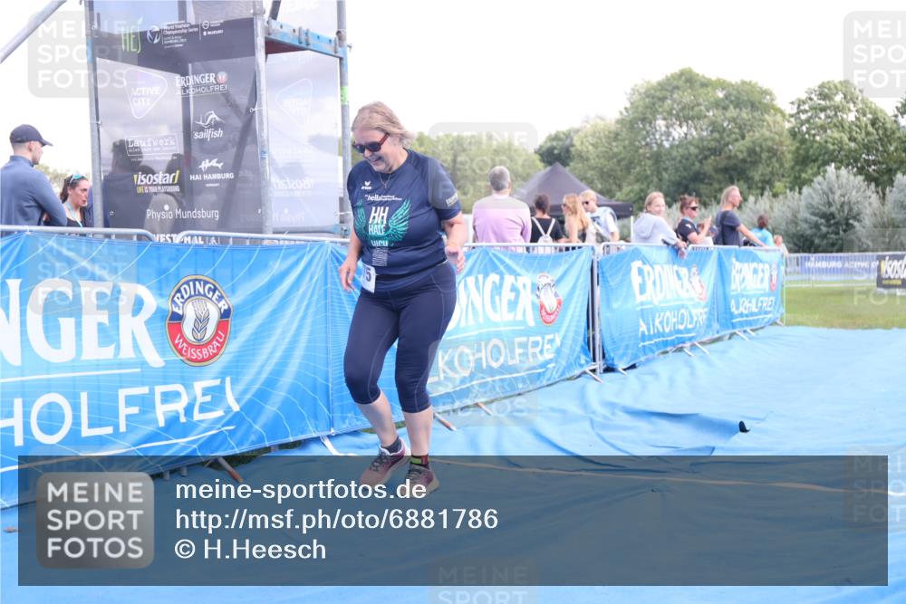 25.08.2024 - Elbe Triathlon Hamburg H.Heesch http://msf.ph/oto/6881786 25.08.2024 12:38:12 Ziel 1675 meine-sportfotos.de