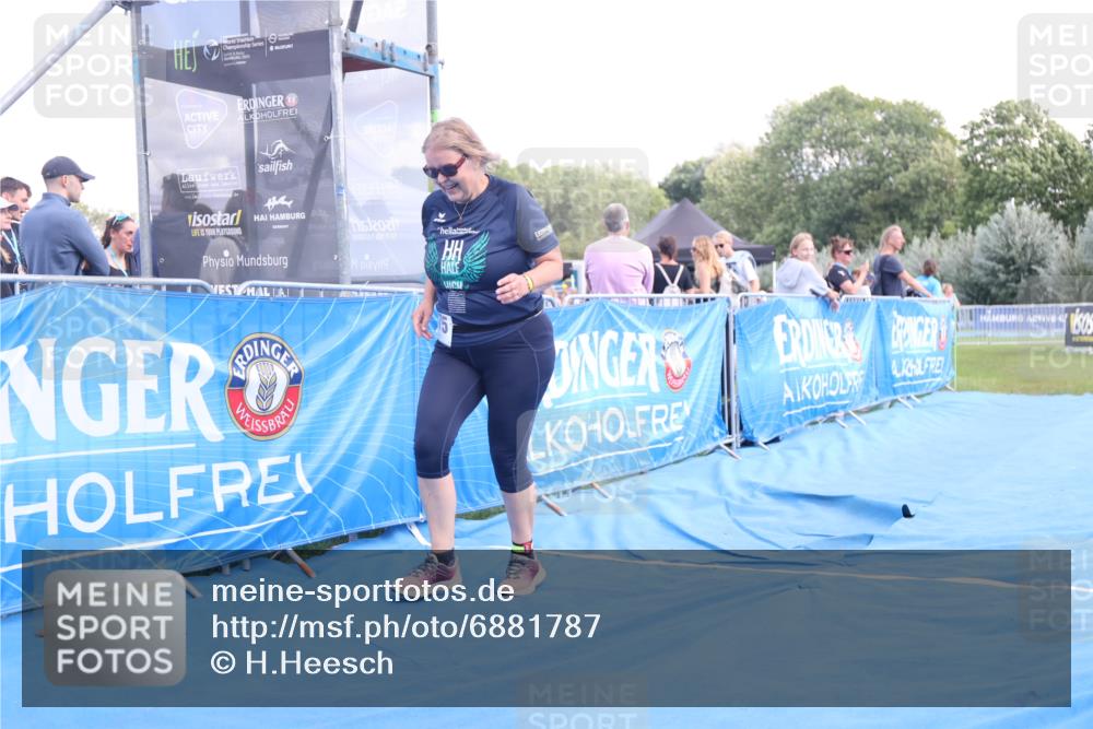 25.08.2024 - Elbe Triathlon Hamburg H.Heesch http://msf.ph/oto/6881787 25.08.2024 12:38:12 Ziel 1675 meine-sportfotos.de