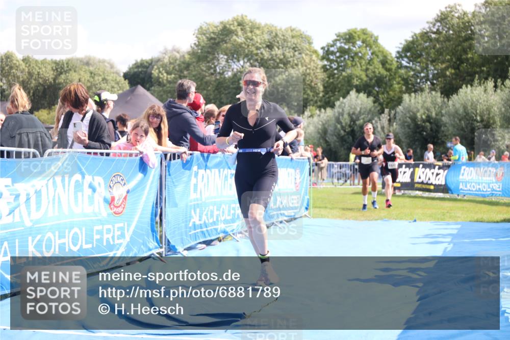 25.08.2024 - Elbe Triathlon Hamburg H.Heesch http://msf.ph/oto/6881789 25.08.2024 11:57:38 Ziel 676, 1426, 1517, 1544, 1564 meine-sportfotos.de