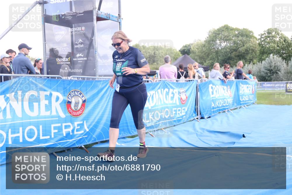 25.08.2024 - Elbe Triathlon Hamburg H.Heesch http://msf.ph/oto/6881790 25.08.2024 12:38:12 Ziel 1675 meine-sportfotos.de