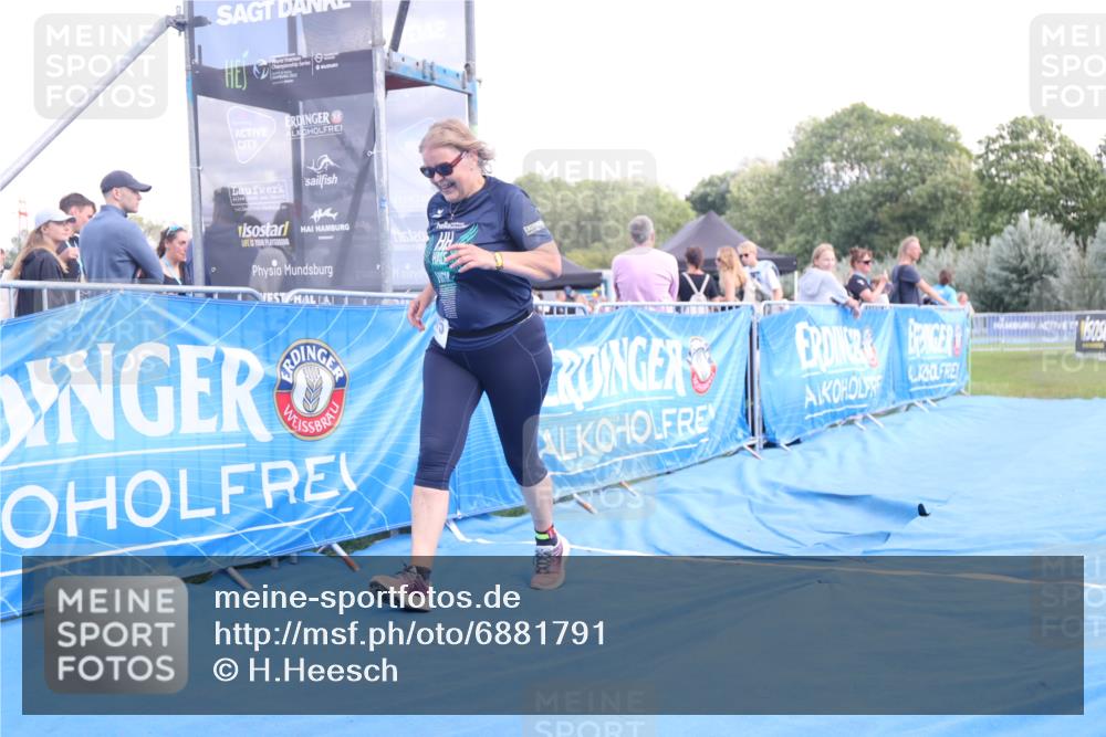 25.08.2024 - Elbe Triathlon Hamburg H.Heesch http://msf.ph/oto/6881791 25.08.2024 12:38:12 Ziel 1675 meine-sportfotos.de