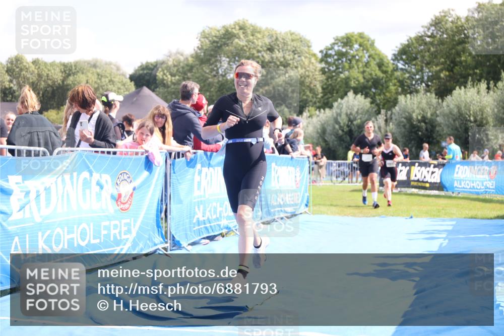 25.08.2024 - Elbe Triathlon Hamburg H.Heesch http://msf.ph/oto/6881793 25.08.2024 11:57:38 Ziel 676, 1426, 1517, 1544, 1564 meine-sportfotos.de