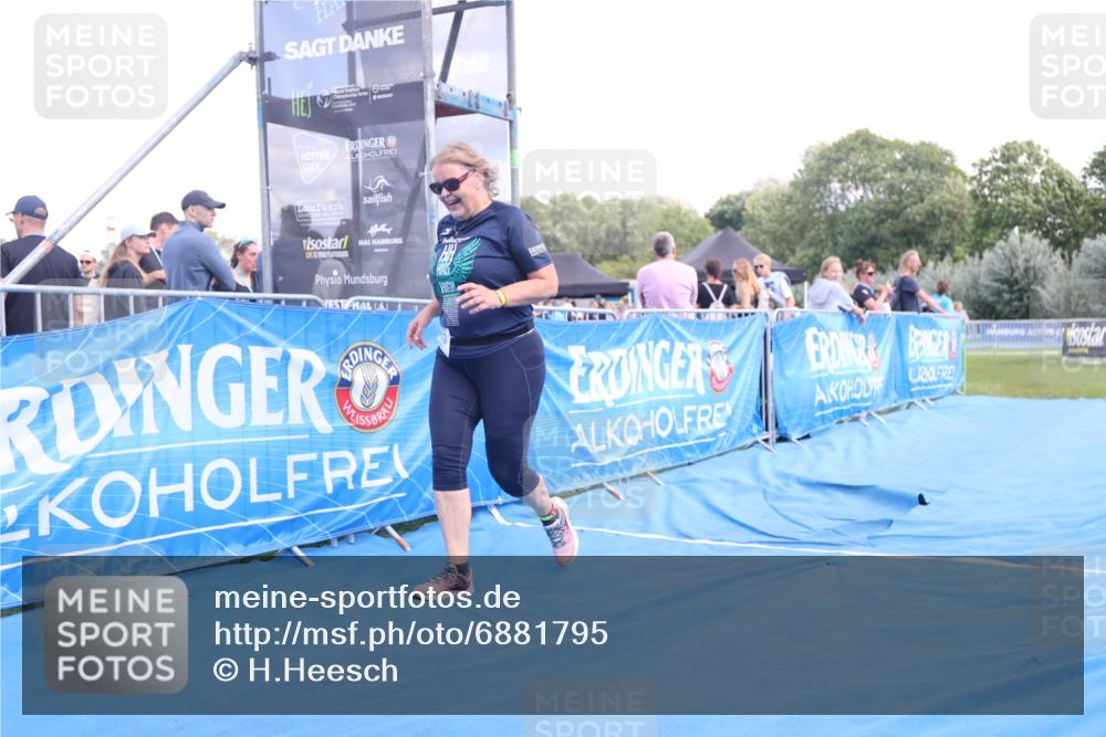 25.08.2024 - Elbe Triathlon Hamburg H.Heesch http://msf.ph/oto/6881795 25.08.2024 12:38:12 Ziel 1675 meine-sportfotos.de