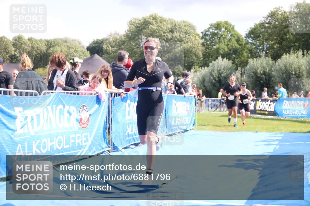 25.08.2024 - Elbe Triathlon Hamburg H.Heesch http://msf.ph/oto/6881796 25.08.2024 11:57:38 Ziel 676, 1426, 1517, 1544, 1564 meine-sportfotos.de