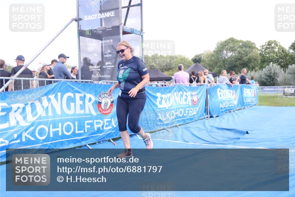 25.08.2024 - Elbe Triathlon Hamburg H.Heesch http://msf.ph/oto/6881797 25.08.2024 12:38:12 Ziel 1675 meine-sportfotos.de
