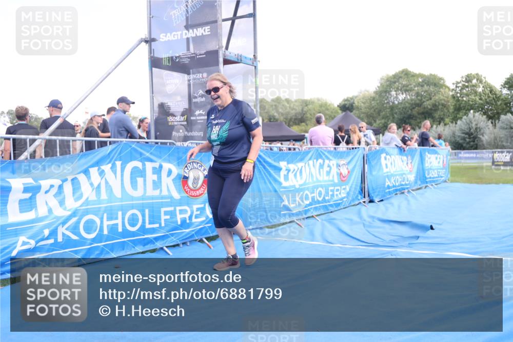 25.08.2024 - Elbe Triathlon Hamburg H.Heesch http://msf.ph/oto/6881799 25.08.2024 12:38:12 Ziel 1675 meine-sportfotos.de