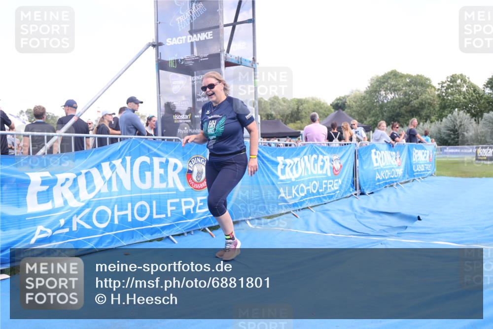 25.08.2024 - Elbe Triathlon Hamburg H.Heesch http://msf.ph/oto/6881801 25.08.2024 12:38:13 Ziel 1675 meine-sportfotos.de