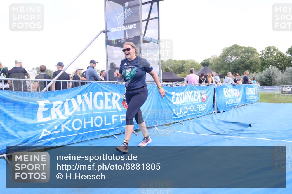 25.08.2024 - Elbe Triathlon Hamburg H.Heesch http://msf.ph/oto/6881805 25.08.2024 12:38:13 Ziel 1675 meine-sportfotos.de
