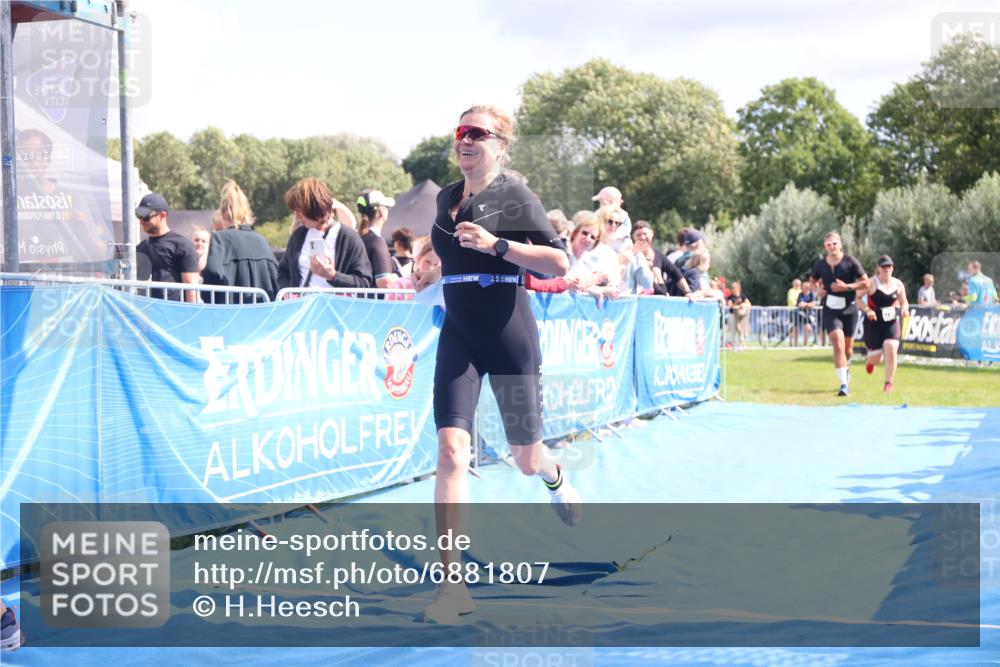 25.08.2024 - Elbe Triathlon Hamburg H.Heesch http://msf.ph/oto/6881807 25.08.2024 11:57:39 Ziel 676, 1426, 1517, 1544 meine-sportfotos.de