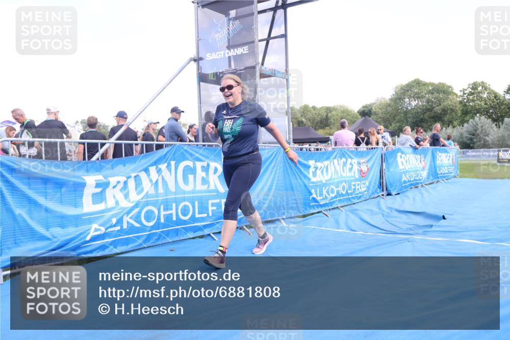 25.08.2024 - Elbe Triathlon Hamburg H.Heesch http://msf.ph/oto/6881808 25.08.2024 12:38:13 Ziel 1675 meine-sportfotos.de