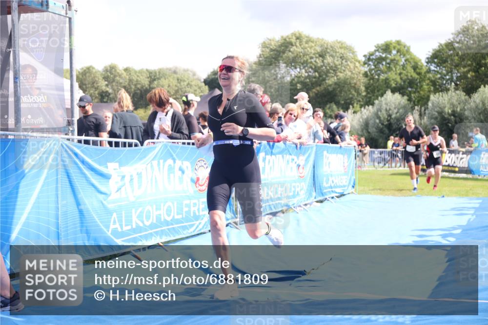 25.08.2024 - Elbe Triathlon Hamburg H.Heesch http://msf.ph/oto/6881809 25.08.2024 11:57:39 Ziel 676, 1426, 1517, 1544 meine-sportfotos.de