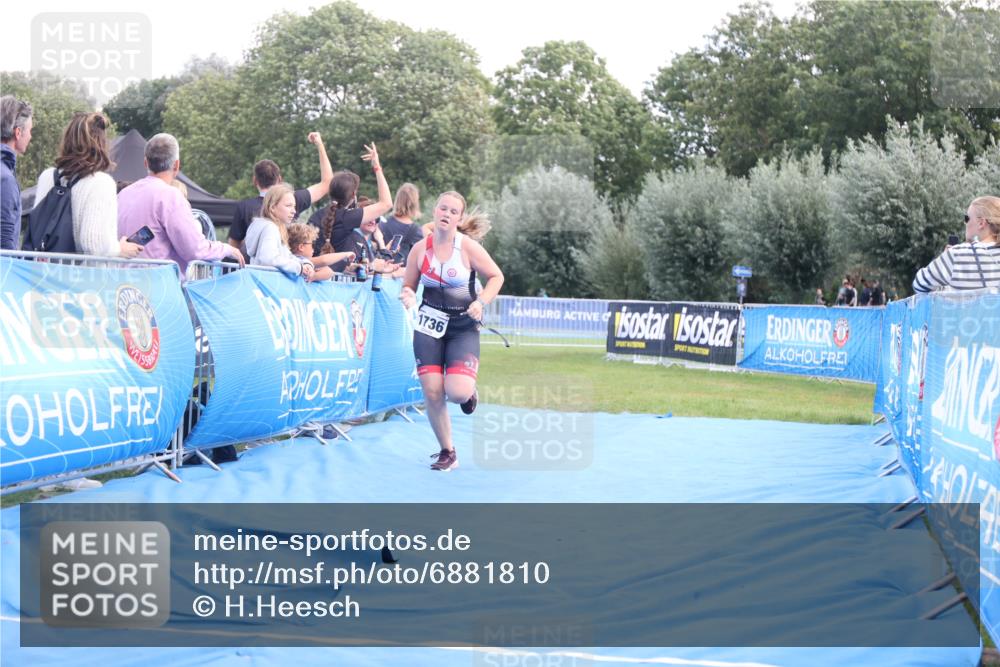 25.08.2024 - Elbe Triathlon Hamburg H.Heesch http://msf.ph/oto/6881810 25.08.2024 12:38:48 Ziel 1736 meine-sportfotos.de