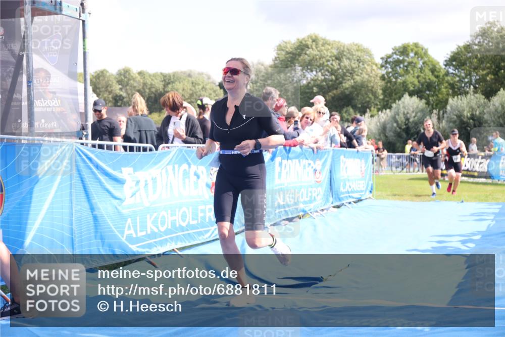 25.08.2024 - Elbe Triathlon Hamburg H.Heesch http://msf.ph/oto/6881811 25.08.2024 11:57:39 Ziel 676, 1426, 1517, 1544 meine-sportfotos.de