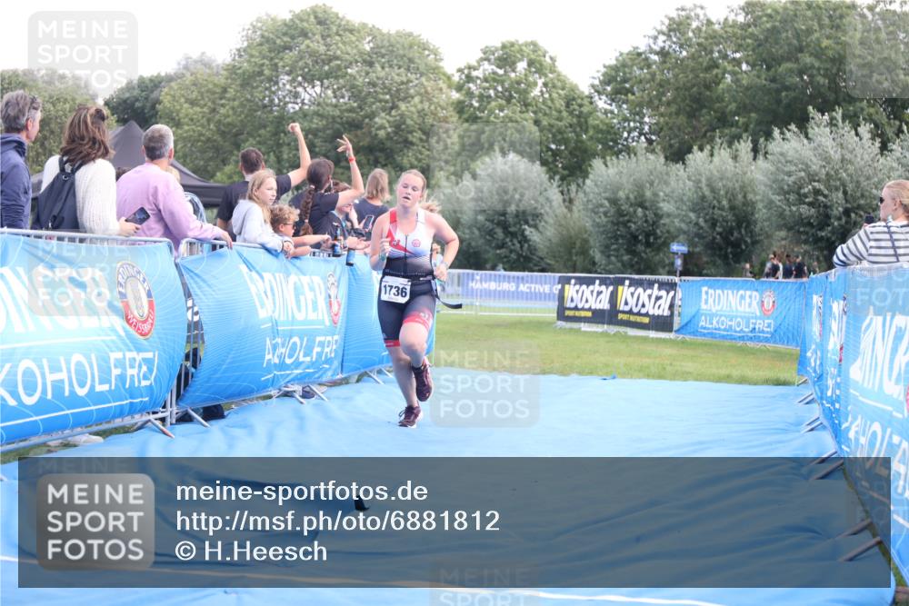 25.08.2024 - Elbe Triathlon Hamburg H.Heesch http://msf.ph/oto/6881812 25.08.2024 12:38:48 Ziel 1736 meine-sportfotos.de