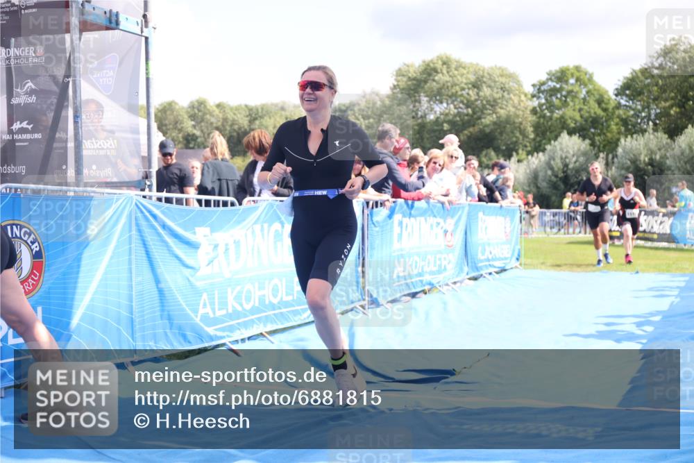 25.08.2024 - Elbe Triathlon Hamburg H.Heesch http://msf.ph/oto/6881815 25.08.2024 11:57:39 Ziel 676, 1426, 1517, 1544 meine-sportfotos.de