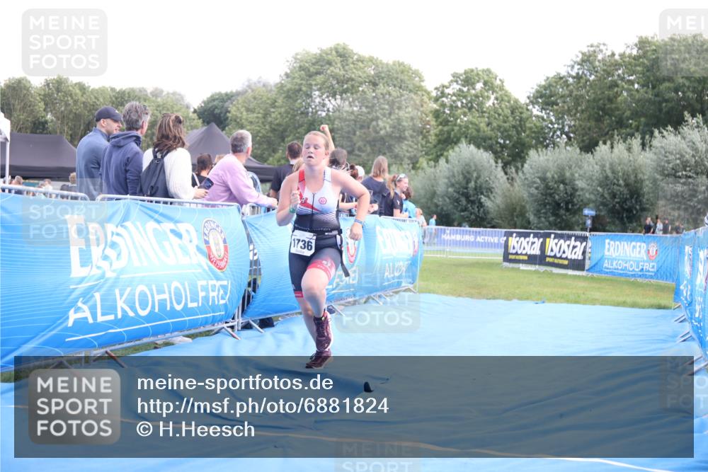 25.08.2024 - Elbe Triathlon Hamburg H.Heesch http://msf.ph/oto/6881824 25.08.2024 12:38:48 Ziel 1736 meine-sportfotos.de