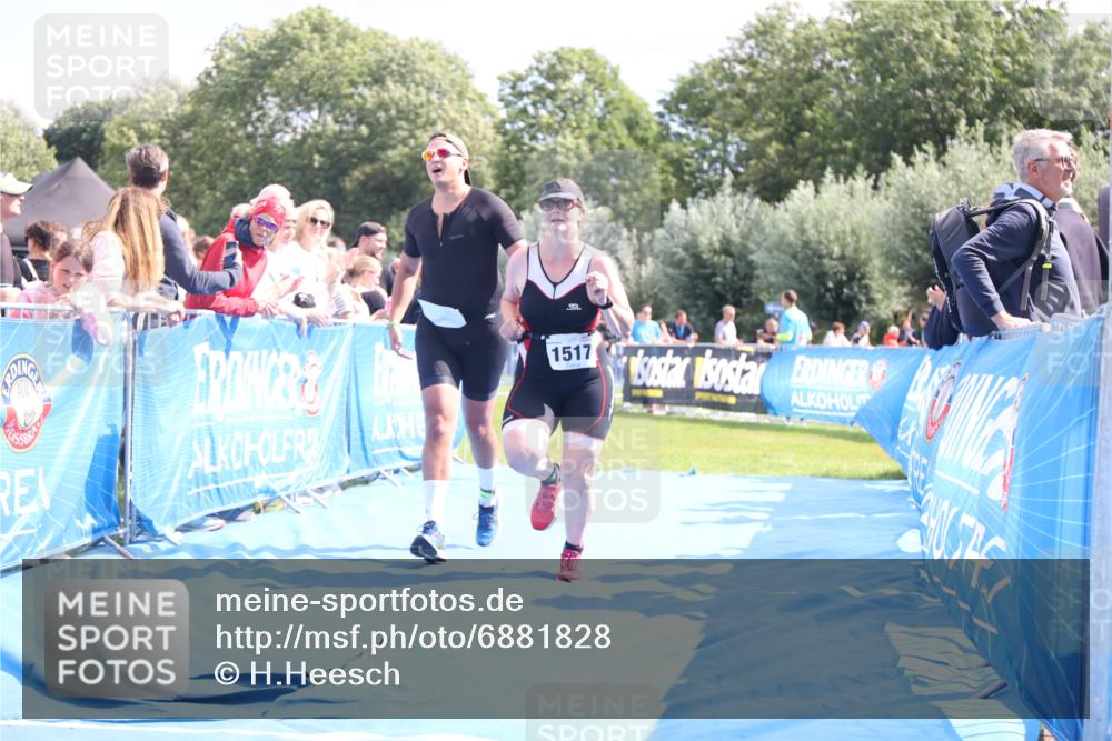 25.08.2024 - Elbe Triathlon Hamburg H.Heesch http://msf.ph/oto/6881828 25.08.2024 11:57:42 Ziel 676, 1517, 1544 meine-sportfotos.de