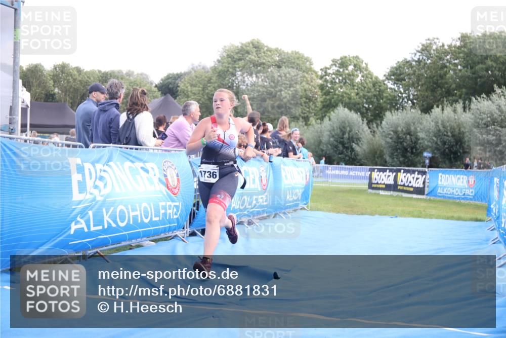 25.08.2024 - Elbe Triathlon Hamburg H.Heesch http://msf.ph/oto/6881831 25.08.2024 12:38:49 Ziel 1736 meine-sportfotos.de