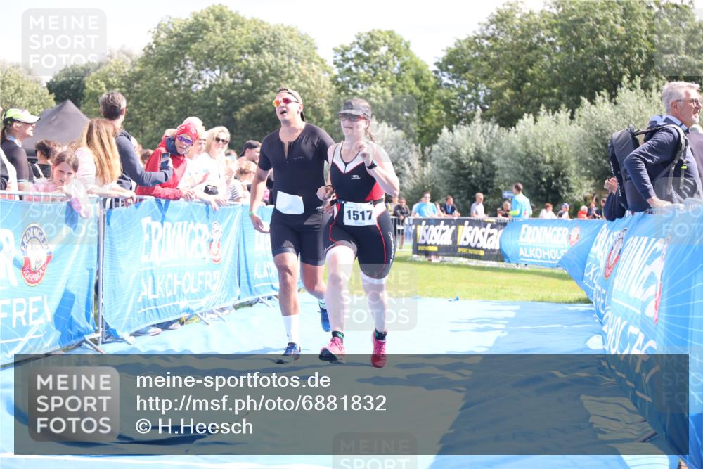 25.08.2024 - Elbe Triathlon Hamburg H.Heesch http://msf.ph/oto/6881832 25.08.2024 11:57:42 Ziel 676, 1517, 1544 meine-sportfotos.de