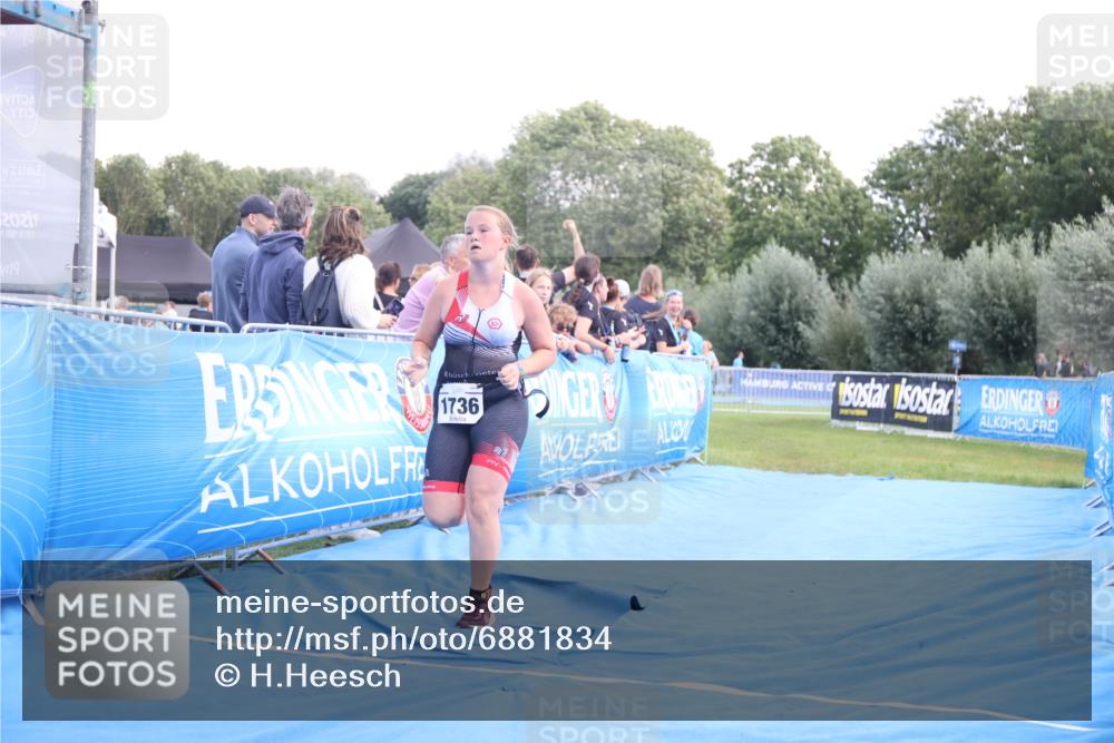 25.08.2024 - Elbe Triathlon Hamburg H.Heesch http://msf.ph/oto/6881834 25.08.2024 12:38:49 Ziel 1736 meine-sportfotos.de