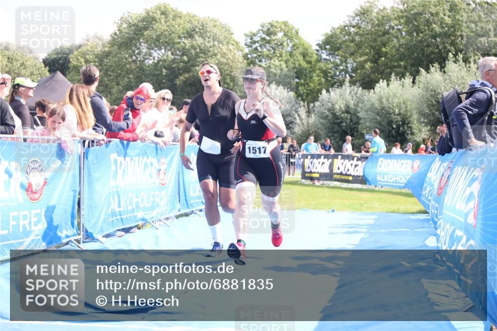 25.08.2024 - Elbe Triathlon Hamburg H.Heesch http://msf.ph/oto/6881835 25.08.2024 11:57:42 Ziel 676, 1517, 1544 meine-sportfotos.de